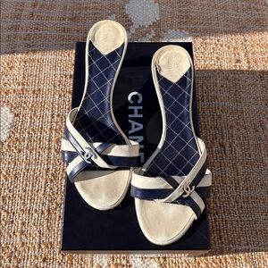 CHANEL - Navy/ cream bow design kitten heel